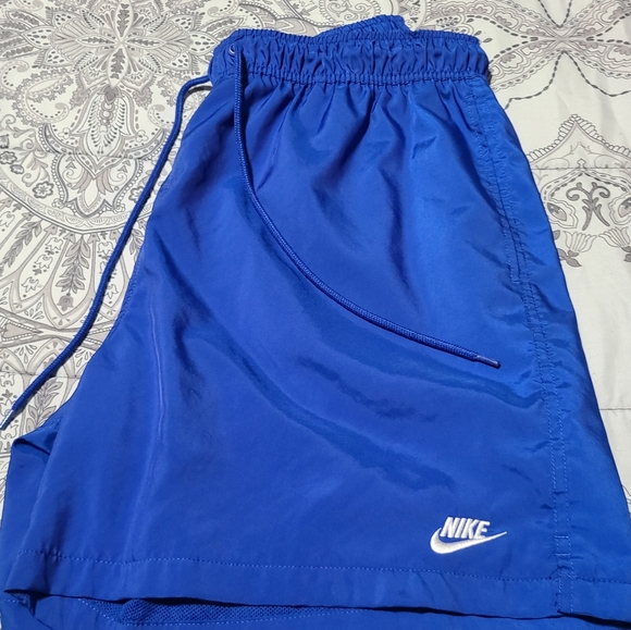 Nike Men's Royal Blue Athletic Shorts - Picture 1 of 4